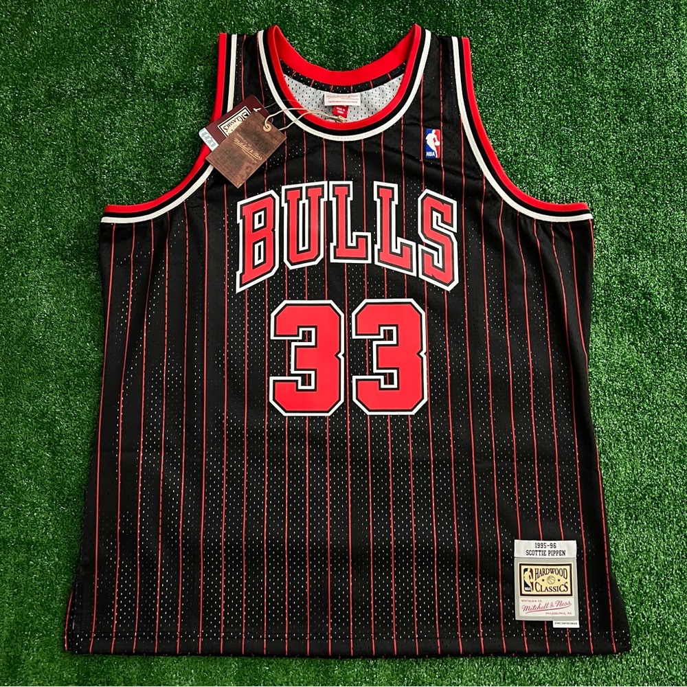 Scottie Pippen Chicago Bulls 1995-1996 Mitchell & Ness Black NBA Swingman Jersey